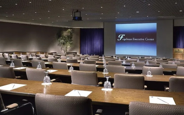 Fogelman Executive Center