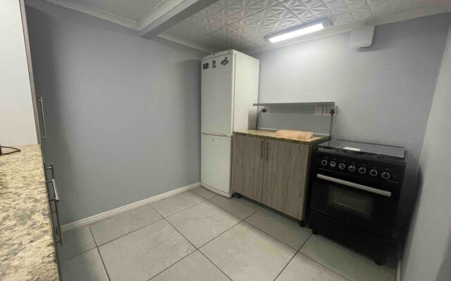 Lavish Camps Bay Pool Side Apartment