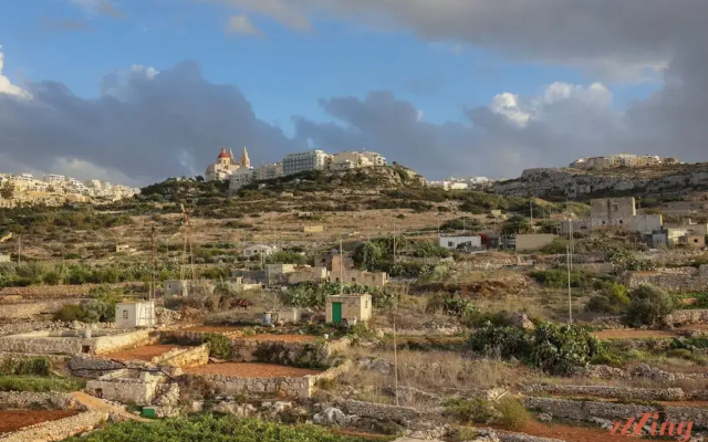 Seafront Penthouse With Unobstructed Sea Views