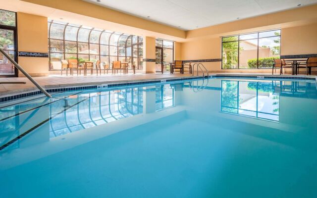 Comfort Inn & Suites Arlington Heights - Buffalo Grove
