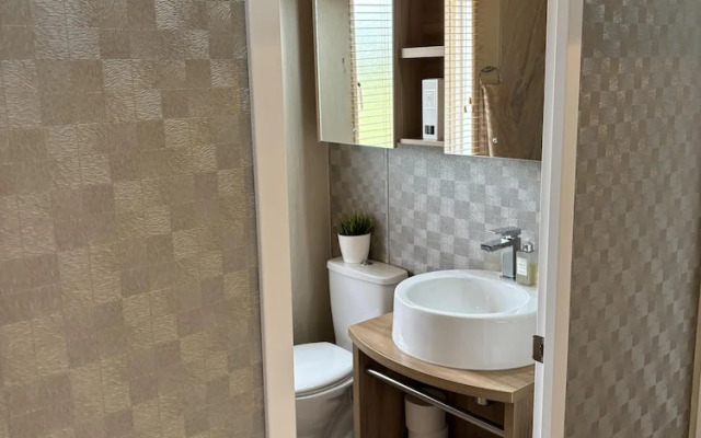 Edinburgh Lodge-sleeps 6-pet Friendly-beach&views