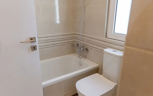 Phaedrus Living: Seaside Thalassa Cretan 102