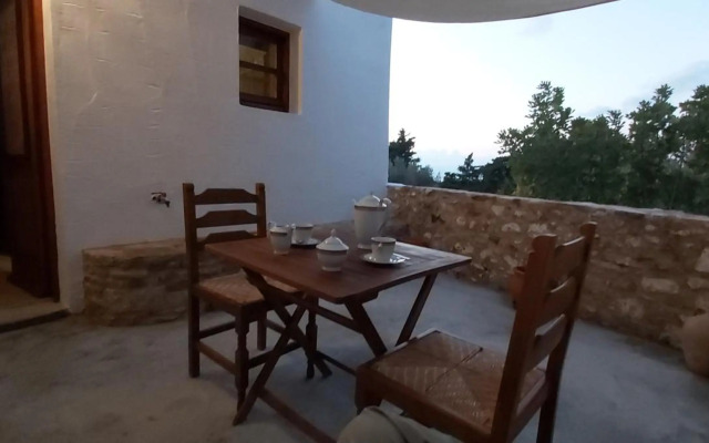 Traditional house in Asfendiou