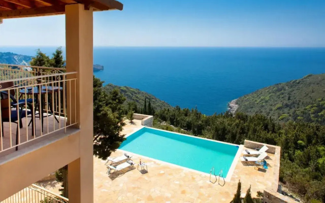 Avlaki Bay House in Paxi