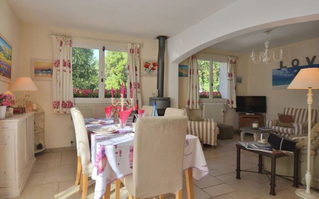 Modern Villa in Gareoult with Private Pool