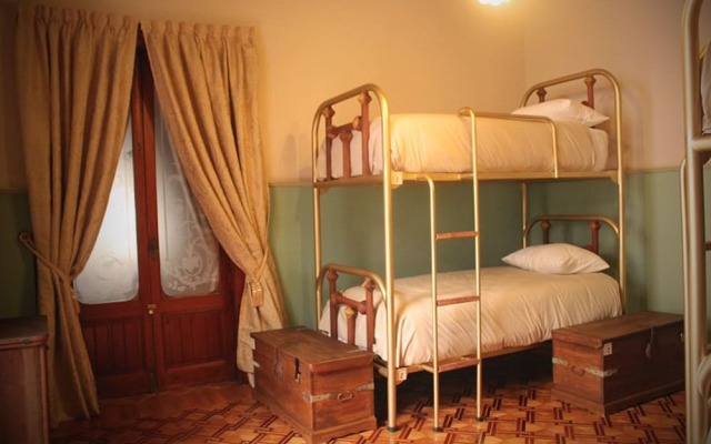 Leonora Hostal - Hostel