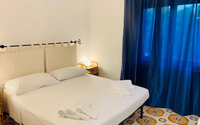 Beachfront Three Room Apartment With Garden Ostrica