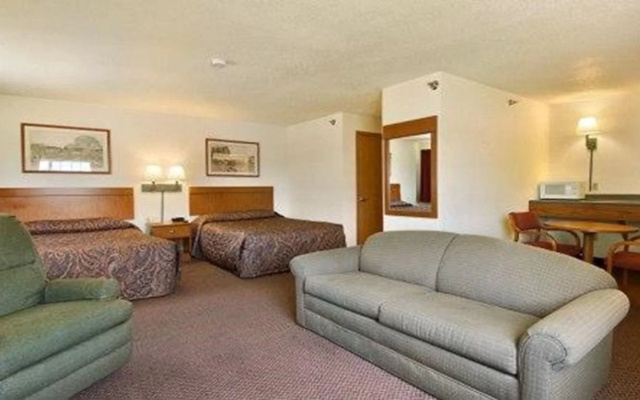 Wamego Inn and Suites