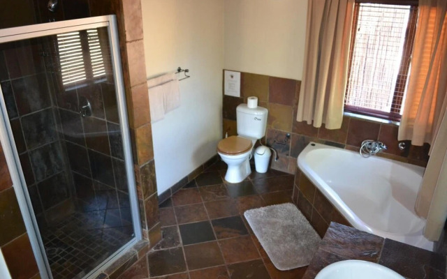 Makhato 84 Bush Lodge