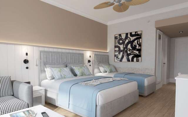 Seven Seas Palmeras Bay