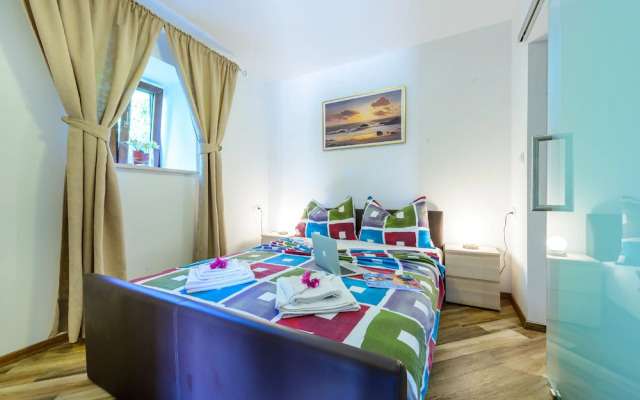 Apartments None Nono