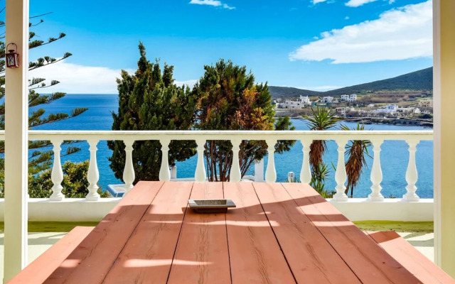 Pretty Holiday Home in Syros near Sea
