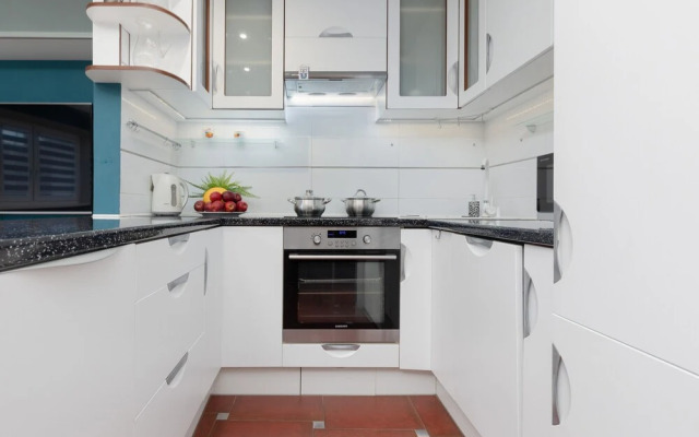 Starej Baśni Apartment Warsaw by Renters