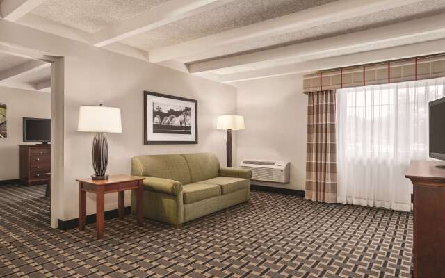 Country Inn & Suites by Radisson, Woodbury, MN
