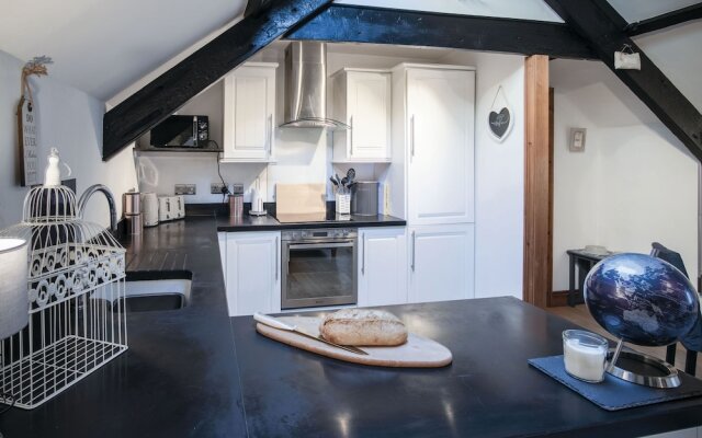 Cosy At The Mews - 2 Bedroom Apartment - Tenby