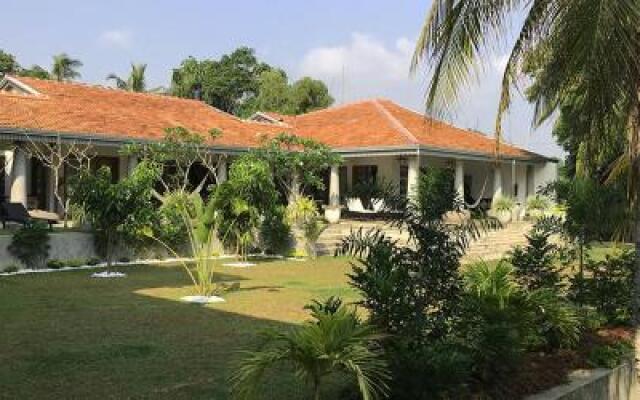 TROPICAL HOUSE Jungleside Villa