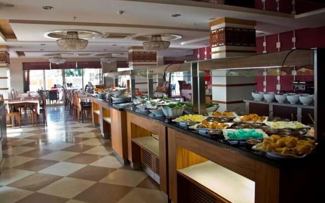 Adella Side Hotel