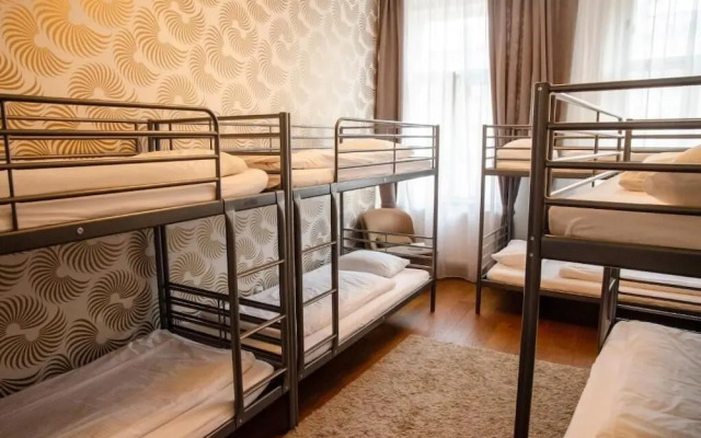 The Republic Garden - Hostel