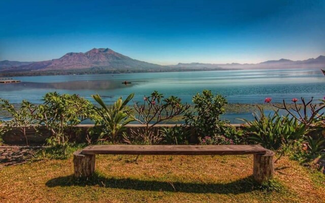 Batur Green Lake