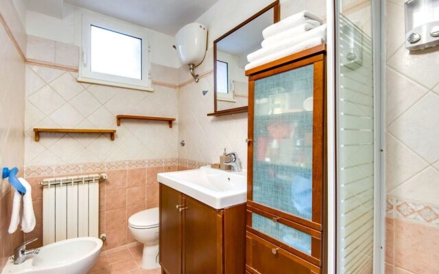 Large and Charming Flat Near Termini