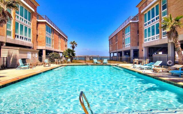 Channelview 216