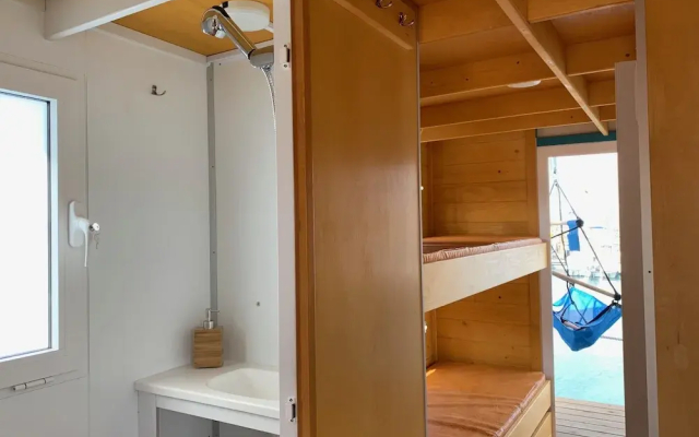 Vintage Classic 70s Boat!