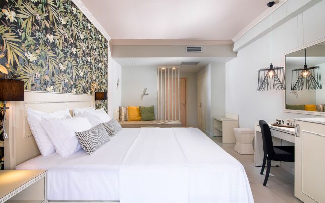Neikos Luxury Suites