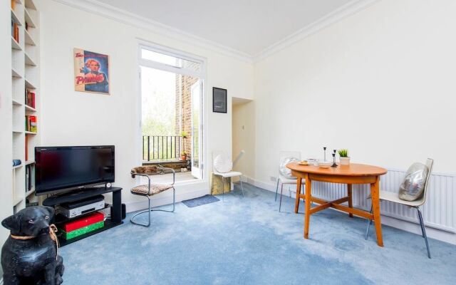 Fantastic 1BR flat in Arsenal!