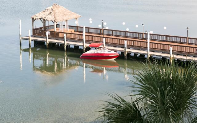 Bay Harbor Hotel