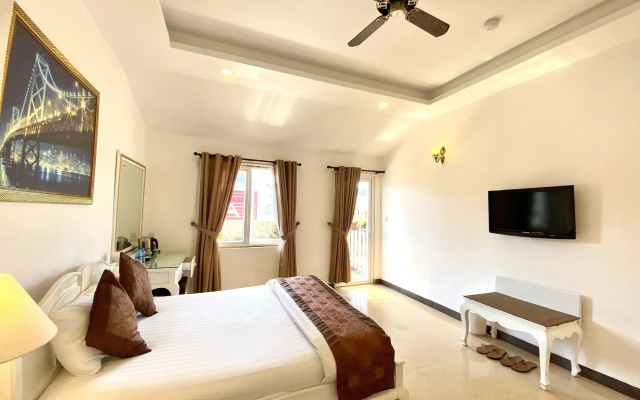 Tulip Hotel