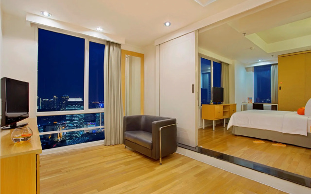 HARRIS Suites fX Sudirman