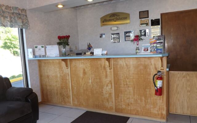 Howard Johnson Express Inn - Roseburg