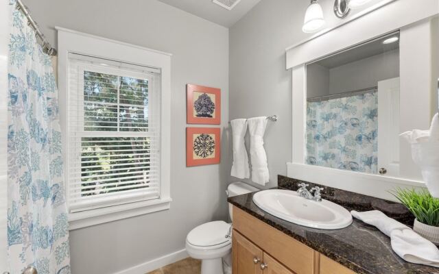 1369 Laurel Grove "the Crows Nest"