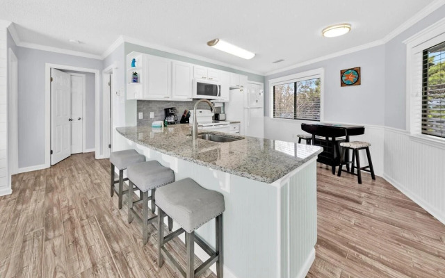 Crystal Village II, Unit 19B