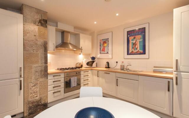 Edmonstone Suite Old Town