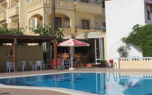 La Luna Apartments