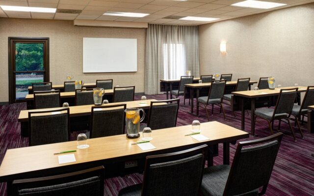 Courtyard by Marriott Louisville East