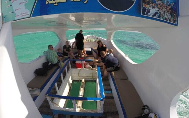 Immaculate 3-bed Apartment sea View