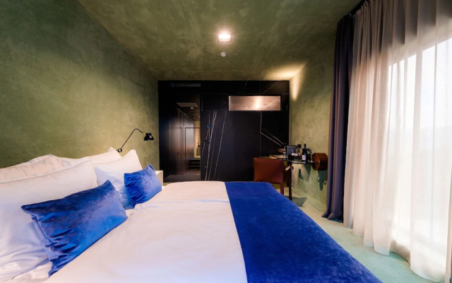 ROXANICH Winery and Design Hotel