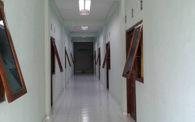 Rumah Singgah Peziarah Ganjuran by ZUZU