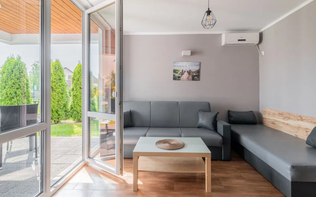 Holiday Homes With Pool, Close to the Beach