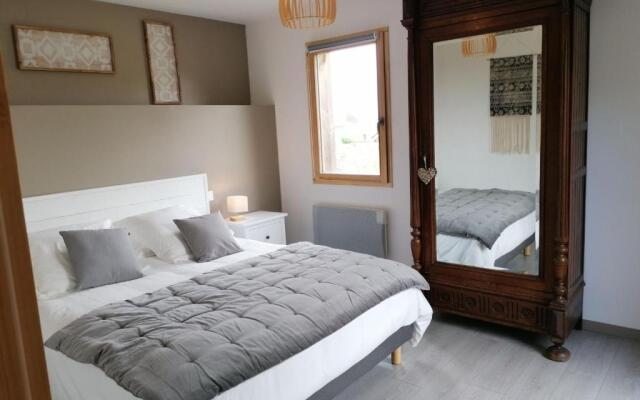 Gîte Sainte-Suzanne-et-Chammes, 4 pièces, 6 personnes - FR-1-600-151