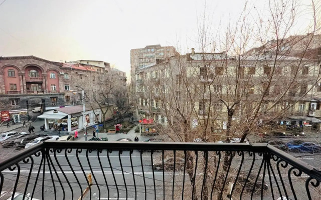 Tumanyan 12 TopHouse