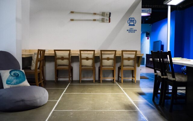 Thalay Cha-am by THA - Hostel