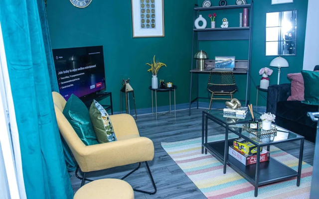 Dudley 3bedroom Home-perfect for Long & Short Stay