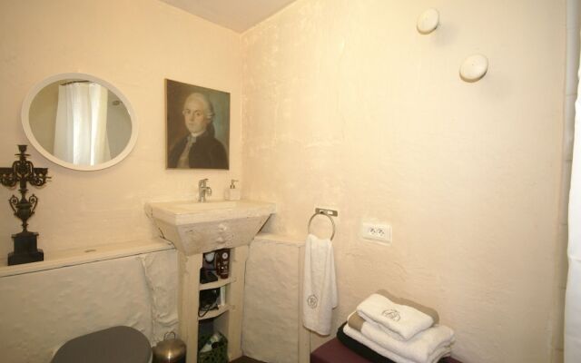 Holiday Home in Amboise With Terrace, Private Garden, BBQ