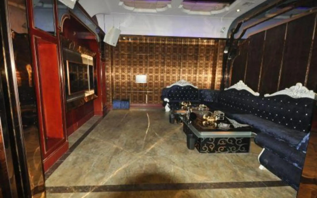 Fengqi Holiday Hotel