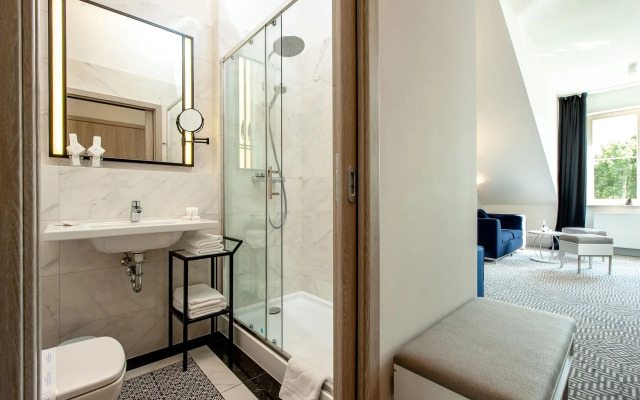 Amber Design Residence