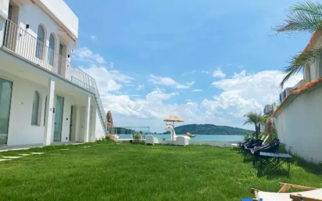 Huyu Yijing Homestay (Hengshan Island Shop)