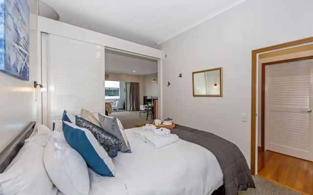 Luxury 2BR Apartment at Central Location